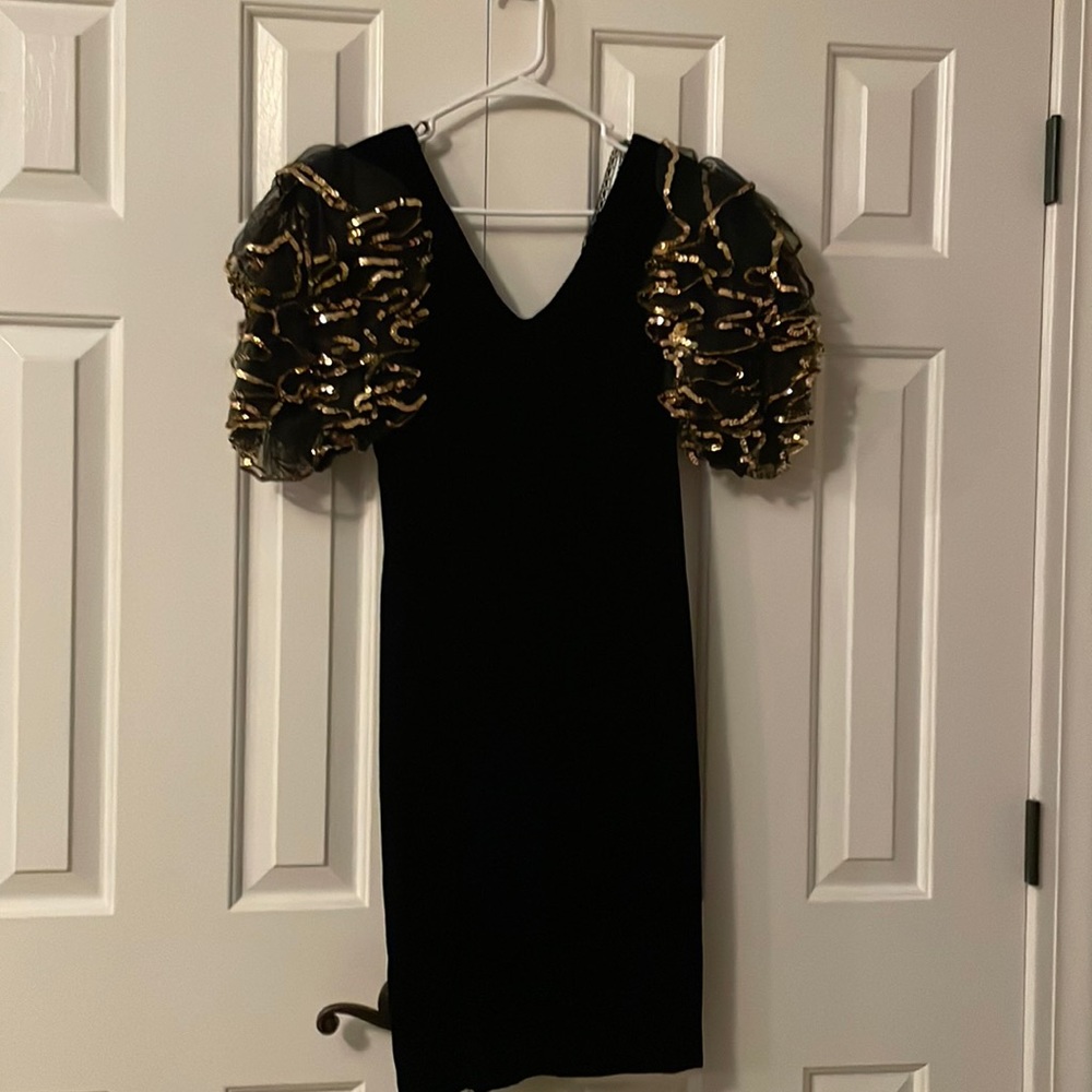 Vintage 1980s size 10 black with gold sequin detail dress.
